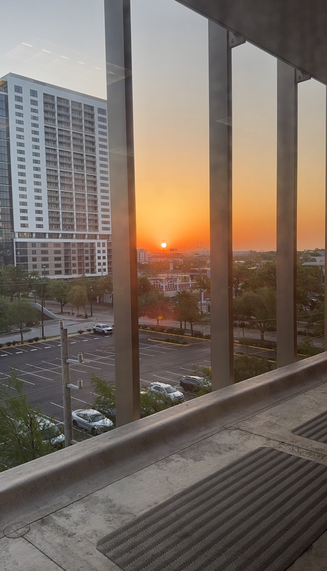 Sun rising over the horizon 
